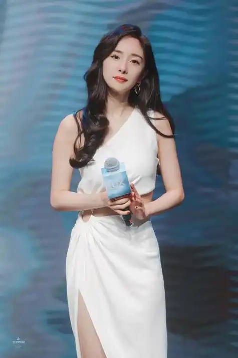 nihdff2024-03-2850#粉丝#杨幂#一个002024年3月03一二三四五六日