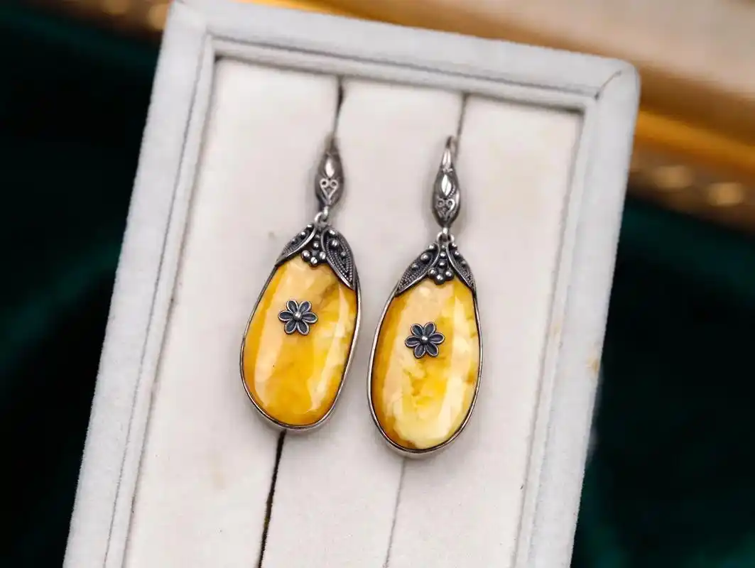 欧洲回流古董老蜜蜡耳坠