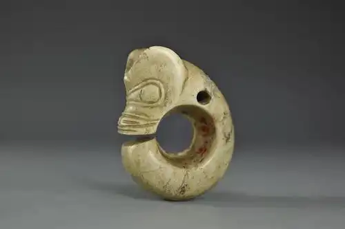 红山文化玉玦形龙良渚文化龙首纹玉圆牌第四单元介绍了两地先民的"