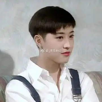 短发girl~头像#头像##港星##陈法蓉#4-3 20:21来自 头像超话_无双表姐