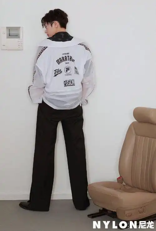 赖冠霖分享200112赖冠霖背影杀合集分享帅气小赖值得世界温柔以待