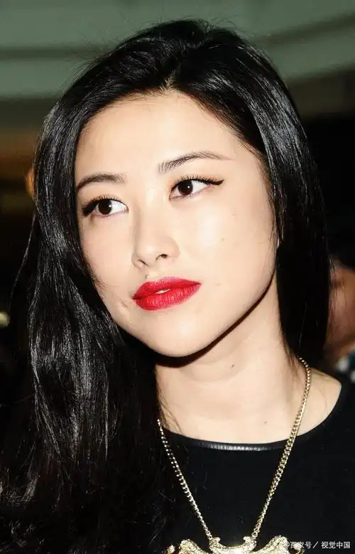 朱珠,1984年7月19日出生于北京市,中国内地女演员,歌手,主持人,毕业于