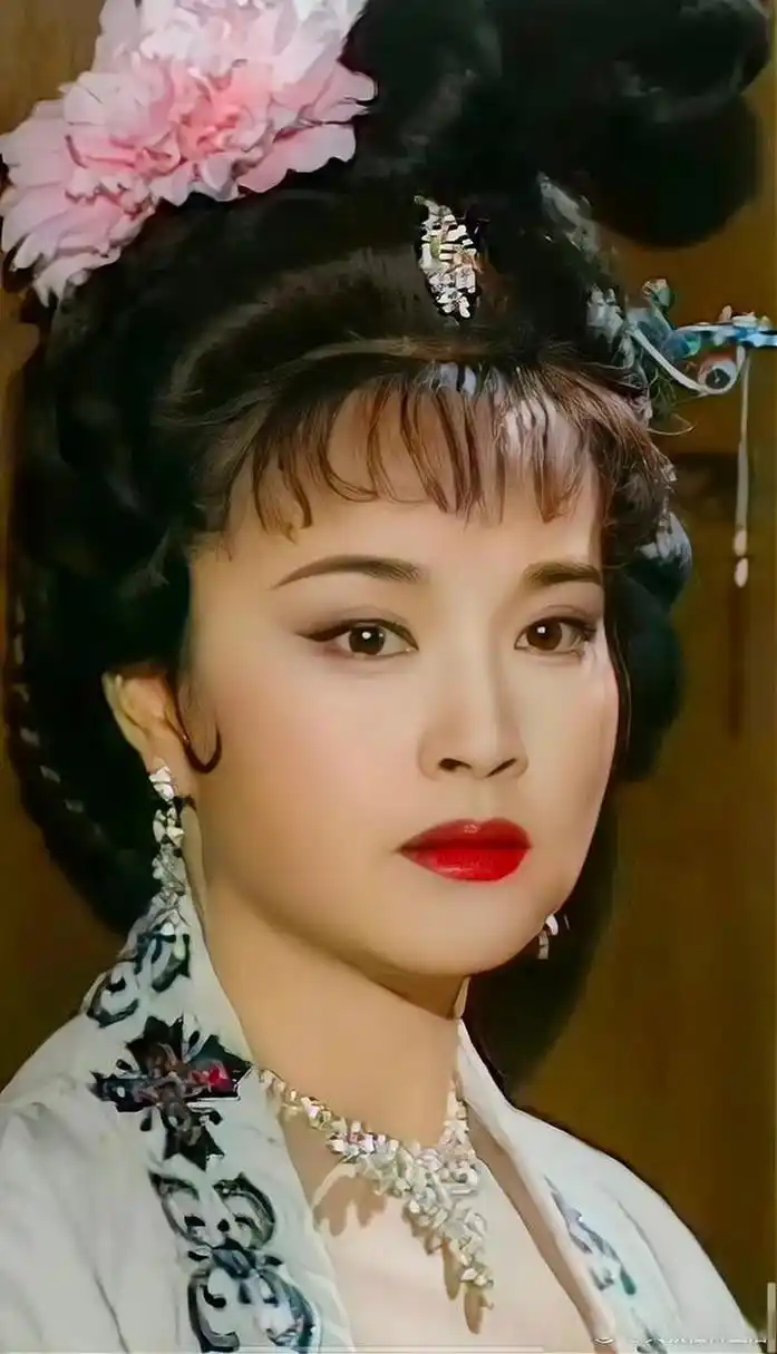 「八九十年代的明星」刘晓庆,《红楼梦》里的大忙人!