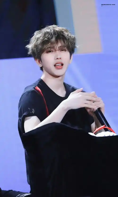 蔡徐坤##蔡徐坤新歌afterglow