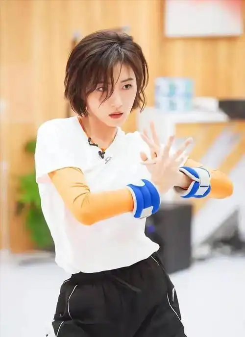 万茜:专心演戏,35岁大龄生女,嫁摄影师丈夫终获幸福