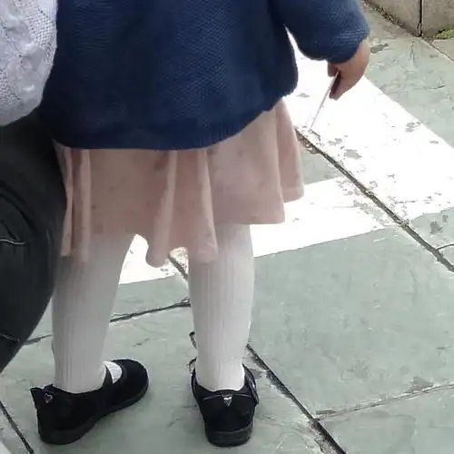 四岁小孩一只腿是内八字有什么图片参考吗