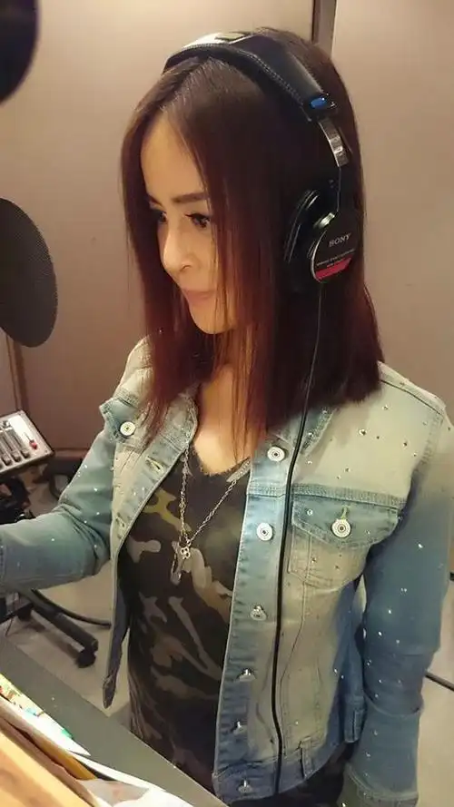 高胜美暌违十年再发声冻龄美颜宛若少女