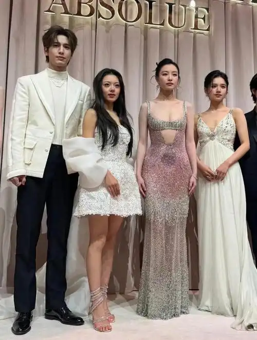 钟楚曦同框,我终于明白,颜值在气质面前不值一提|刘涛|倪妮|戚薇