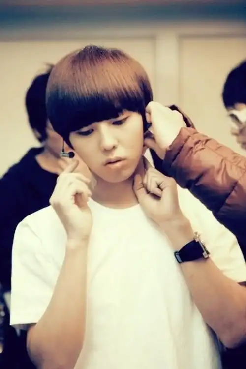 谁能给我bigbang权志龙gd锅盖头时期的照片?