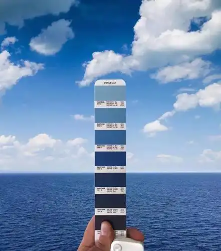 如何把蓝色系穿搭玩透彻?