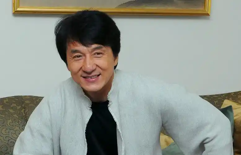 原创洪金宝不满成龙被说变老霸气回怼自曝患糖尿病戒口导致营养不良