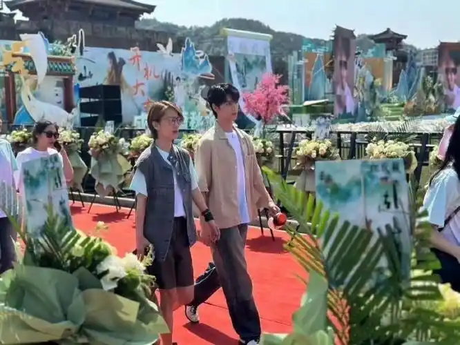 黄俊捷赴山海开机路透##黄俊捷新剧开机路透