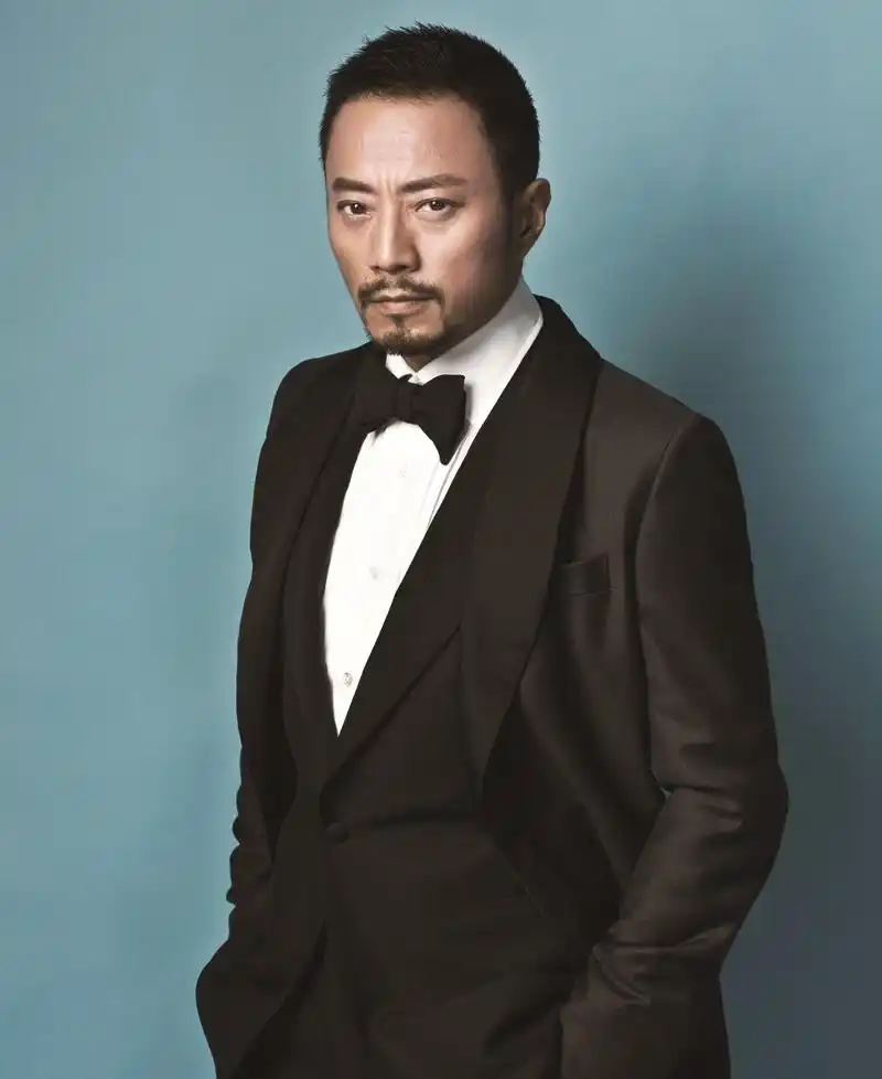 张涵予翻包合作 流量明星翻包视频植入营销效果如何 明星翻包合作流程