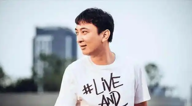 豪宅和宠物,又晒情人节7万元包包,力证没分手|网红|娱乐圈|胡歌老婆