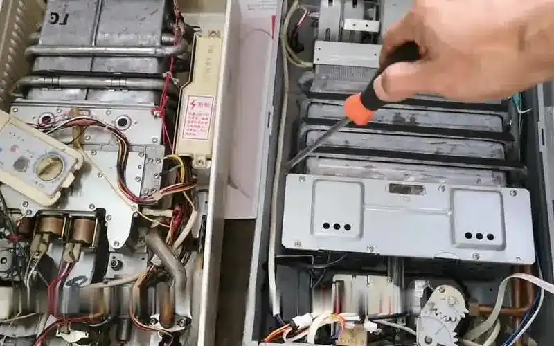 八喜热水器e01》.,今天又这一出.我都快要哭出来了.