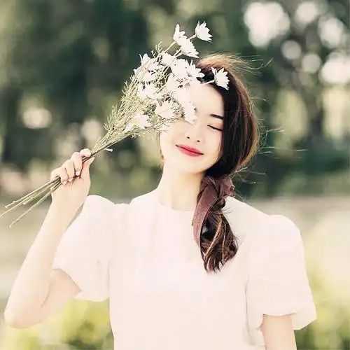 淡雅女生头像图片