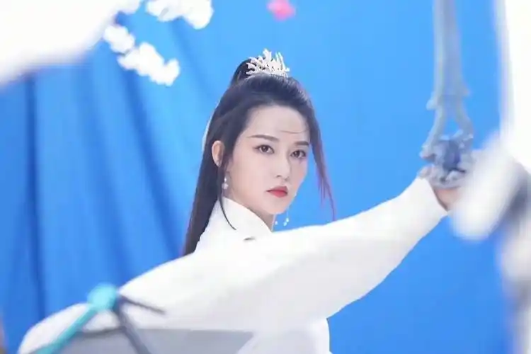 李沁包揽诛仙双女主,清冷陆雪琪vs俏皮碧瑶,仙侠剧该安排上了_造型