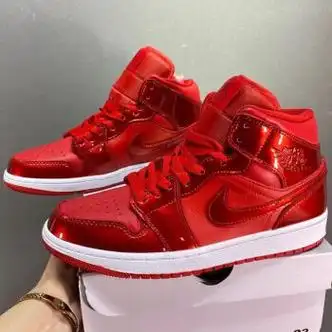 娴绚aj1mid大红镜面篮球鞋乔一红石榴男女运动休闲板鞋红色37