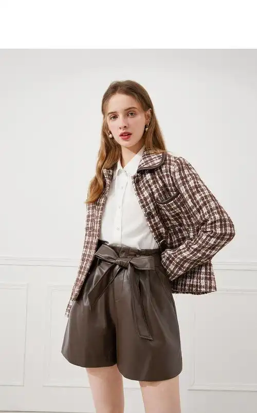 秋水伊人2021年春装新款女装时尚格纹拼接亮丝短款直筒短外套女 咖啡