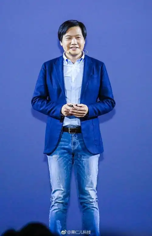 小米6x发布会雷军穿了和我同款的牛仔裤,在. 来自果仁儿科技 - 微博