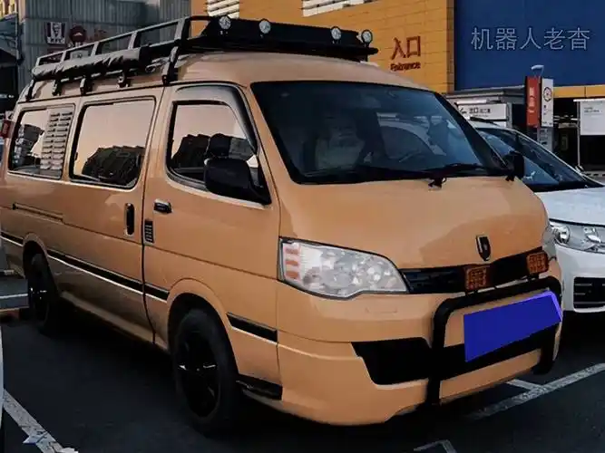 实用小房车设计,金杯海狮改装床车旅行,diy大面包露营车自驾游