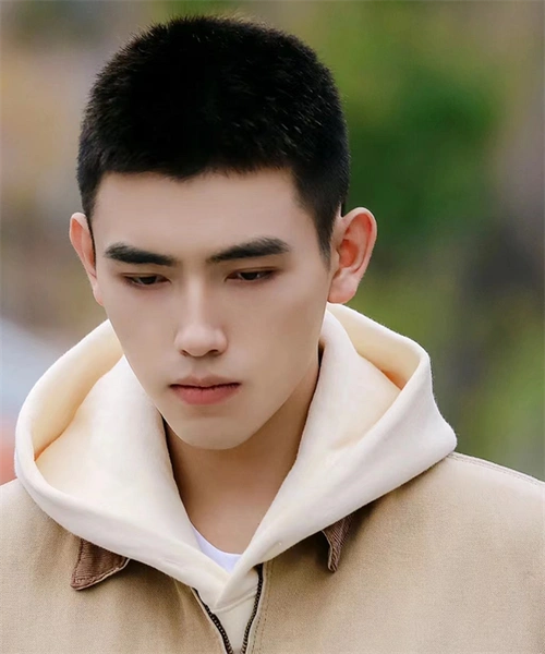 率性清爽栗子头 简单大气好打理_男士短发 - 美发站