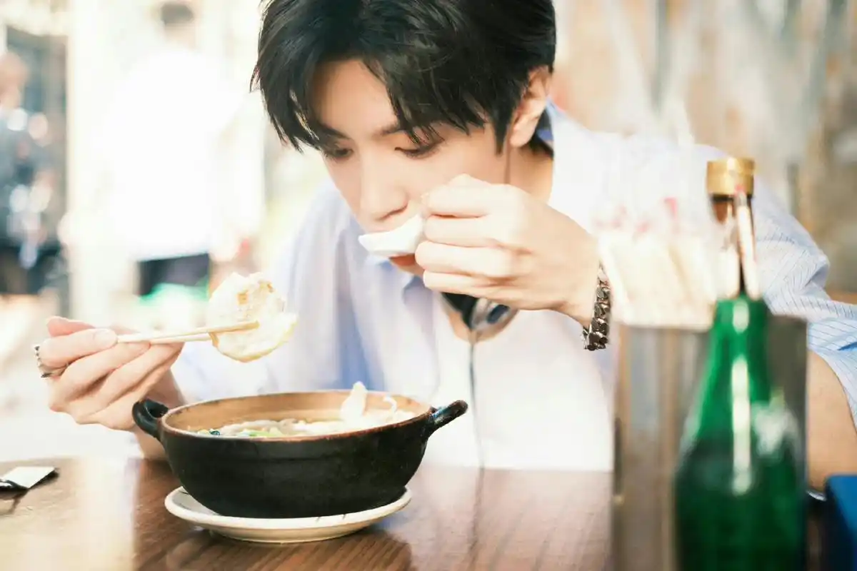 好喜欢陈哲远这组写真 清新又日常