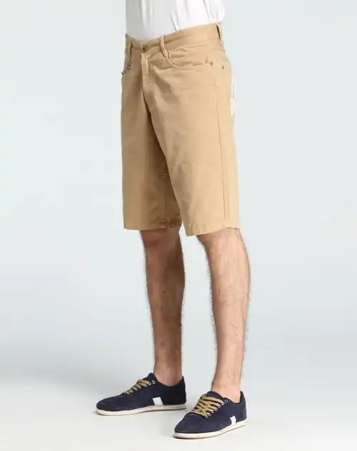 男款卡其色简约时尚短裤