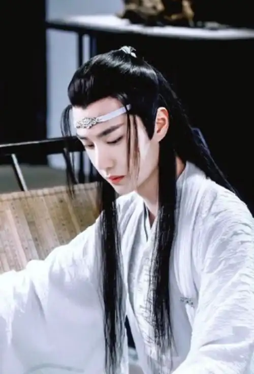 王一博张凌赫同款抹额造型