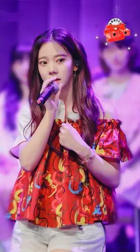 手机壁纸张紫宁