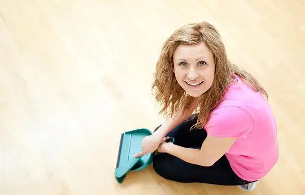 高兴,女青年,家务