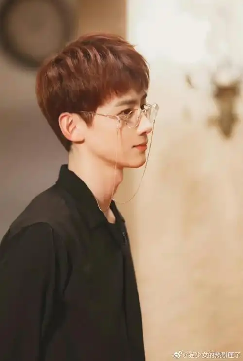 白敬亭|眼镜|一带_新浪新闻