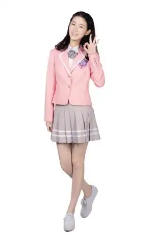 "笔杆小天后"钟颖