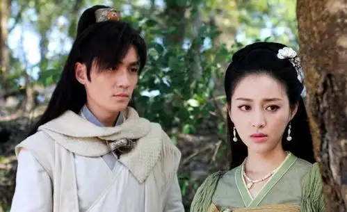 真正让朱一龙被大家认识的应该是和杨蓉主演的《情定三生》.