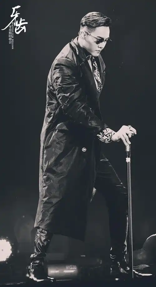 陈伟霆##陈伟霆# #822与陈伟霆华丽有约# 150822 #英皇十五周年懊门