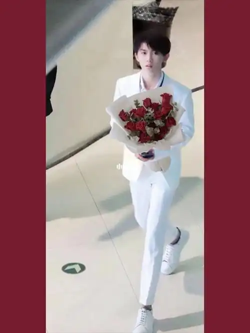 啊啊啊白西装yyds_西装_马嘉祺_娱乐_明星娱乐资讯