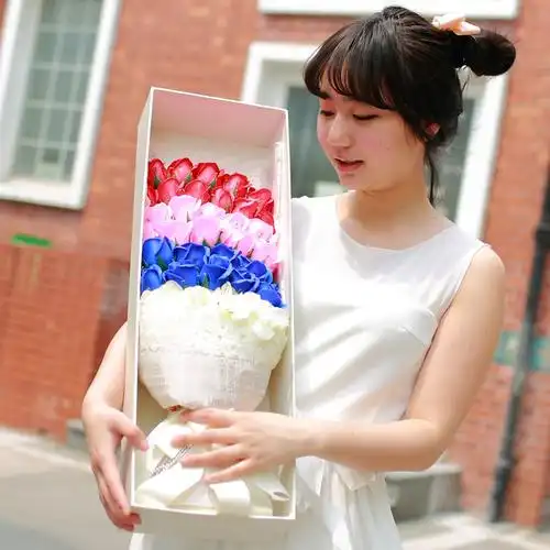 创意玫瑰礼盒花束 肥皂香皂花礼盒生日新年礼物女友女生礼物包邮