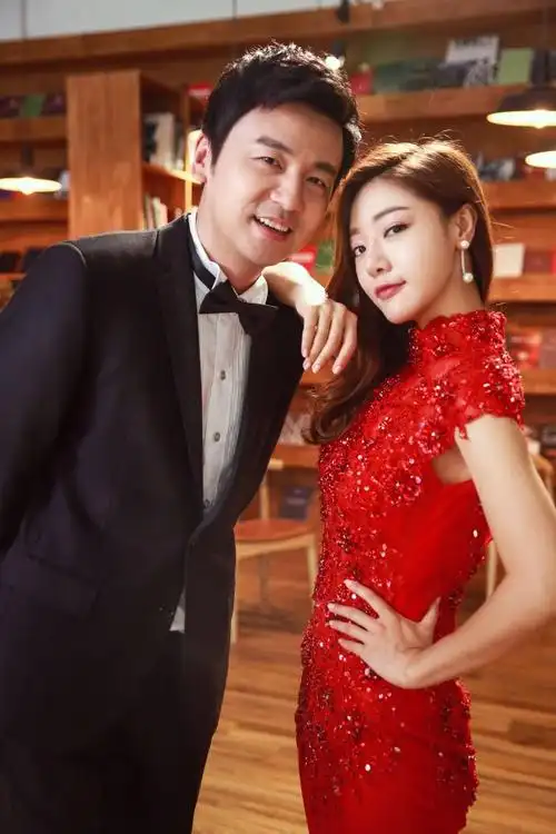 雷佳音邓家佳曝光结婚照 "前夫哥"情定"小姨妈"