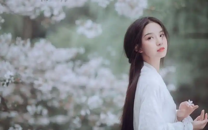 白衣古装美女古风写真图片-美女壁纸-高清美女图片-第8图-娟娟壁纸