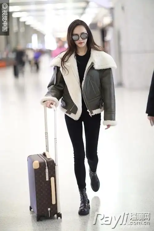 唐嫣用它让机场变秀场_新浪图片