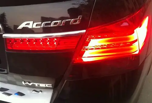 供应雅阁八代尾灯八代雅阁led后尾灯总成改装雅阁专车专用改装