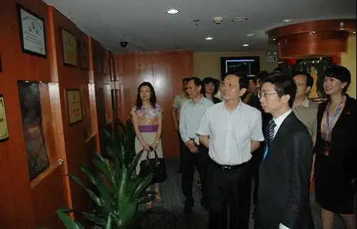 罗湖区委常委,组织部部长吴裕中参观金雅福集团.