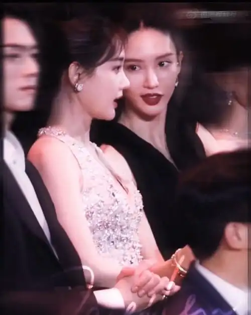 李一桐回复金晨