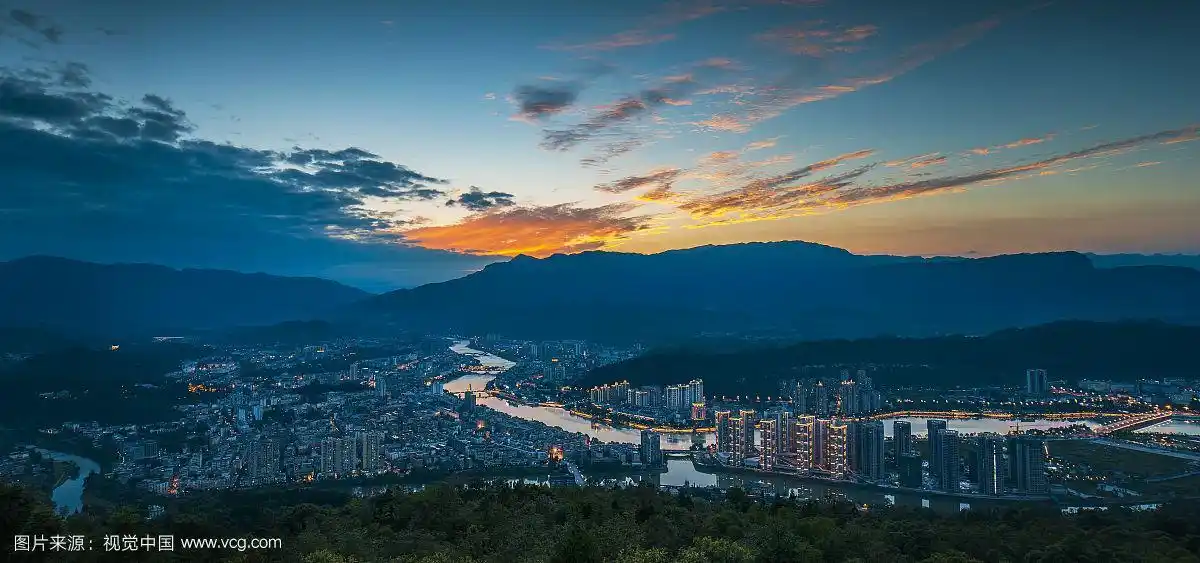 四川省雅安市雨城区夜色