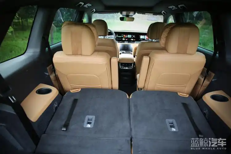 蓝鲸试驾丨理想one我笑他人看不出穿