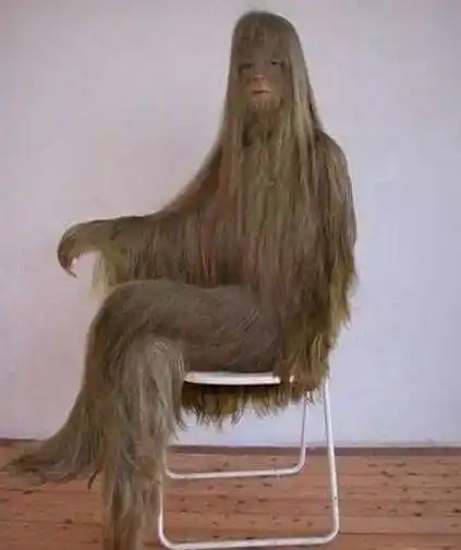 艾米丽·苏珊是世界上体毛最长 剪完体毛活脱脱一个大美女(有图有真相