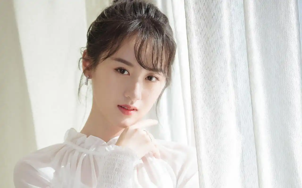 袁冰妍清新脱俗写真图片桌面壁纸