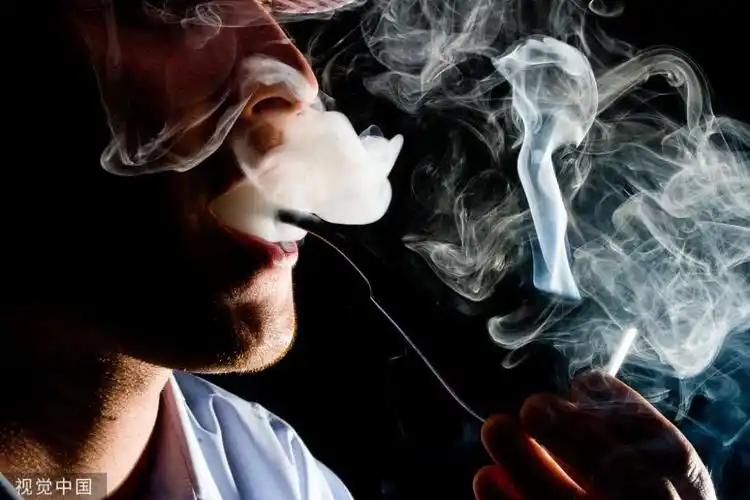 1,胸闷经常有大量抽烟这种行为,短时间内感觉到胸闷明显,有可能是肺部