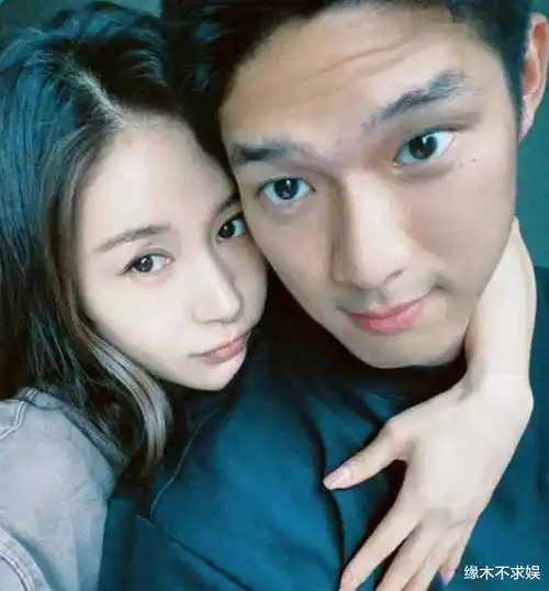 和王子文分手后,吴永恩被拍全家福,一家人穿搭朴实,家世曝光引争议