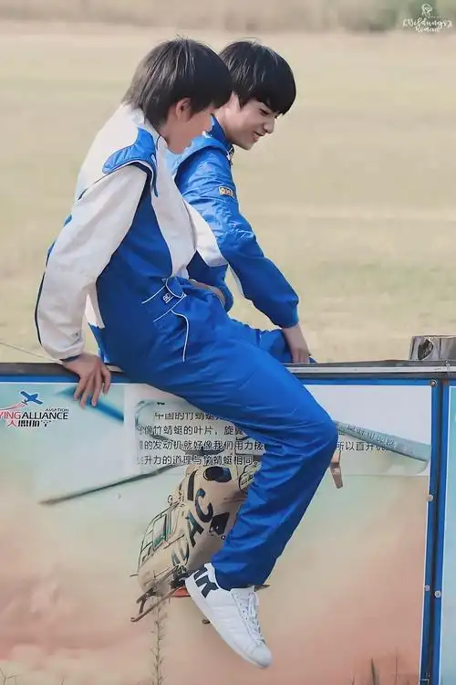 圈内偶像 的微博: 没想到马嘉祺翻栏杆失败竟然还有后续!马嘉.